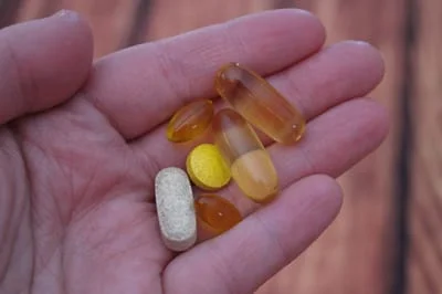 أقراص الفيتامينات المتعددة: فوائد وشكوك